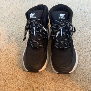 Sorel Womens Black and White Boots